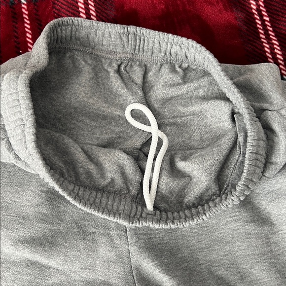 Sweatpants - Picture 3 of 4